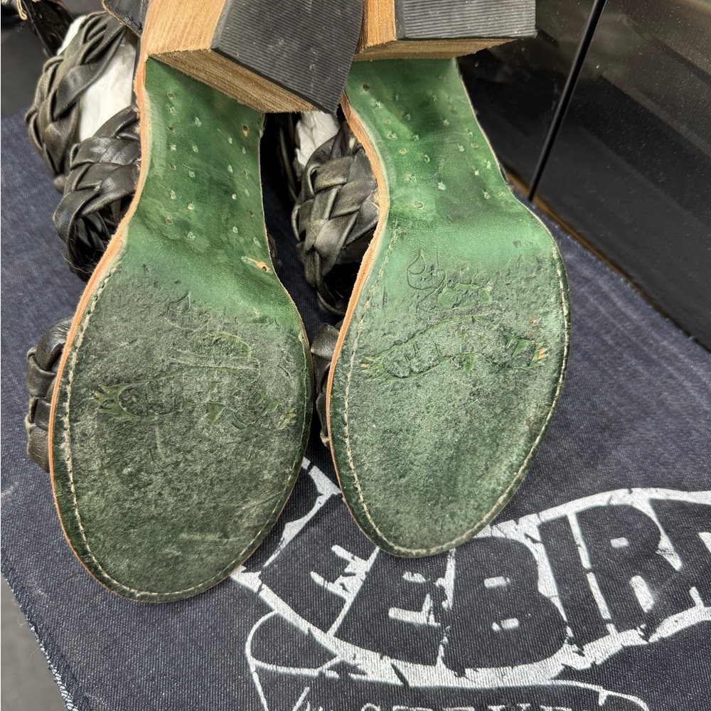 Freebird Sandals Bayou Size 9 Green - Picture 2 of 3